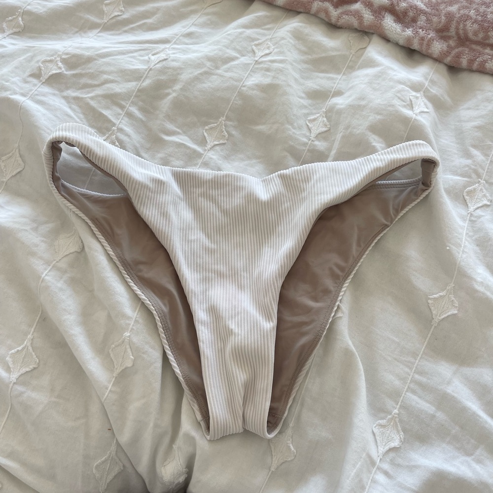 Lululemon skimpy white bottoms